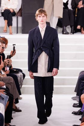 IPA88882592 - Milan, Milan Women™s Fashion Week Spring Summer 2027 - Women™s Fashion, Spring Summer 2027 - Jil Sander fashion show - pictured on the runway: Model.  Copyright: xCinziaxCamelax xx IPA88882592