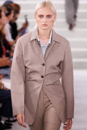 IPA88882313 - Milan, Milan Women™s Fashion Week Spring Summer 2027 - Women™s Fashion, Spring Summer 2027 - Jil Sander fashion show - pictured on the runway: Model.  Copyright: xCinziaxCamelax xx IPA88882313