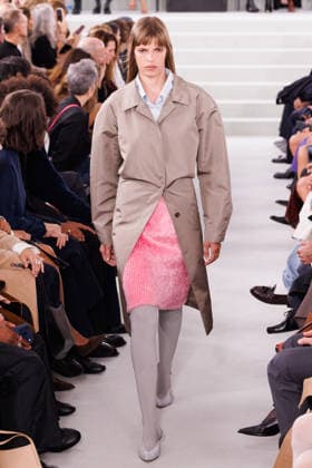 IPA88882733 - Milan, Milan Women™s Fashion Week Spring Summer 2027 - Women™s Fashion, Spring Summer 2027 - Jil Sander fashion show - pictured on the runway: Model.  Copyright: xCinziaxCamelax xx IPA88882733