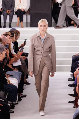 IPA88882309 - Milan, Milan Women™s Fashion Week Spring Summer 2027 - Women™s Fashion, Spring Summer 2027 - Jil Sander fashion show - pictured on the runway: Model.  Copyright: xCinziaxCamelax xx IPA88882309