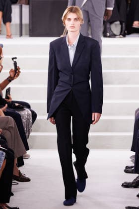 IPA88882493 - Milan, Milan Women™s Fashion Week Spring Summer 2027 - Women™s Fashion, Spring Summer 2027 - Jil Sander fashion show - pictured on the runway: Model.  Copyright: xCinziaxCamelax xx IPA88882493