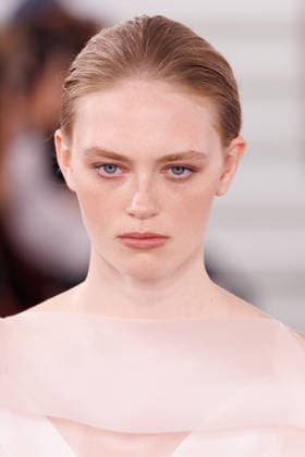 IPA88882304 - Milan, Milan Women™s Fashion Week Spring Summer 2027 - Women™s Fashion, Spring Summer 2027 - Jil Sander fashion show - pictured on the runway: Model.  Copyright: xCinziaxCamelax xx IPA88882304