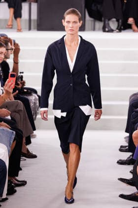 IPA88882525 - Milan, Milan Women™s Fashion Week Spring Summer 2027 - Women™s Fashion, Spring Summer 2027 - Jil Sander fashion show - pictured on the runway: Model.  Copyright: xCinziaxCamelax xx IPA88882525