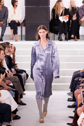 IPA88882669 - Milan, Milan Women™s Fashion Week Spring Summer 2027 - Women™s Fashion, Spring Summer 2027 - Jil Sander fashion show - pictured on the runway: Model.  Copyright: xCinziaxCamelax xx IPA88882669