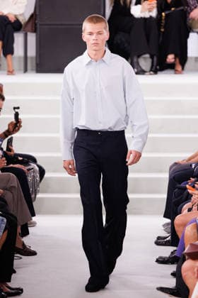 IPA88882407 - Milan, Milan Women™s Fashion Week Spring Summer 2027 - Women™s Fashion, Spring Summer 2027 - Jil Sander fashion show - pictured on the runway: Model.  Copyright: xCinziaxCamelax xx IPA88882407