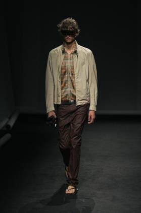 MFW - Maison Margiela Runway Models walk the runway during the Maison Margiela Spring Summer 2027 fashion show at Milan Women s Fashion Week in Milan, Italy on September 23, 2026. Photo by Riccardo Giordano IPA ABACAPRESS.COM Milan Italy  Copyright: xGiordanoxRiccardo IPA ABACAx