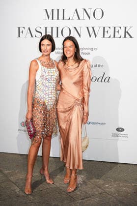MFW - Gala Dinner hosted by the National Chamber of Italian Fashion A guest arrives at the Milan Women s Fashion Week Spring Summer 2027 Gala Dinner hosted by the National Chamber of Italian Fashion in Milan, Italy on September 23, 2026. Photo by Riccardo Giordano IPA ABACAPRESS.COM Milan Italy  Copyright: xGiordanoxRiccardo IPA ABACAx