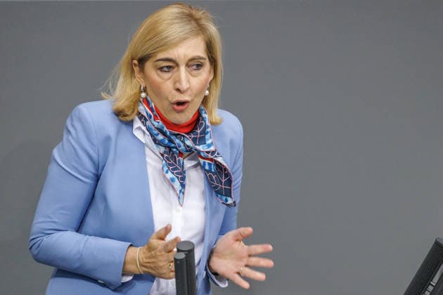 Bundestag: Nina Warken (CDU), Federal Minister of Health, in the German Bundestag on September 24, 2026, in Berlin, Berlin, Germany, Bundestag