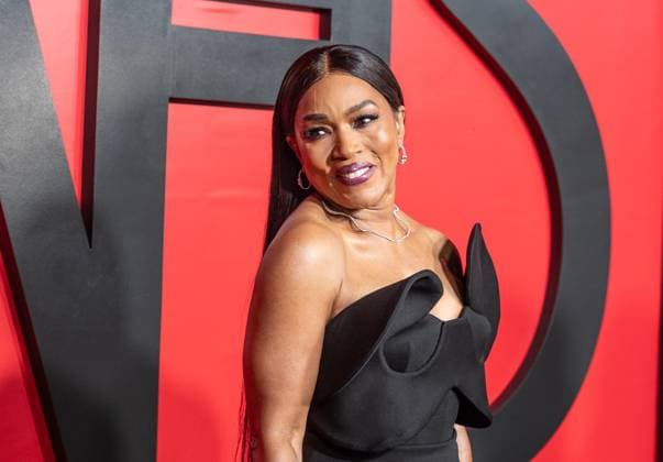 September 23, 2026, Bronx, New York, USA: Angela Bassett wearing dress by Falguni Shane Peacock attends premiere American Horror Story: 13 by FX Hulu at The Hotel Chelsea in New York, NY on September 23, 2026. Bronx USA  - ZUMAr339 20260923_znp_r339_188 Copyright: xLevxRadinx