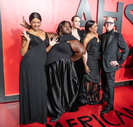 Entertainment Bilder des Tages #2 September 23, 2026, Bronx, New York, USA: Avantika Vandanapu, Gabourey Sidibe, Sarah Paulson, Angela Bassett and Ryan Murphy attend premiere American Horror Story: 13 by FX Hulu at The Hotel Chelsea in New York, NY on September 23, 2026. Bronx USA  - ZUMAr339 20260923_znp_r339_246 Copyright: xLevxRadinx