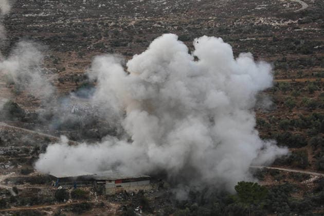 Israeli forces raid Nablus NABLUS, WEST BANK, PALESTINE - SEPTEMBER 24 : Smoke rises following an explosion as Israeli forces blow up the apartment of Palestinian prisoner Dawas Hassoun during a raid in the Beit Imrin town of Nablus, West Bank, Palestine on September 24, 2026. Nedal Eshtayah Anadolu Nablus Palestinian Territory, Occupied. Editorial use only. Please get in touch for any other usage.  Copyright: x2026xAnadoluxNedalxEshtayahx