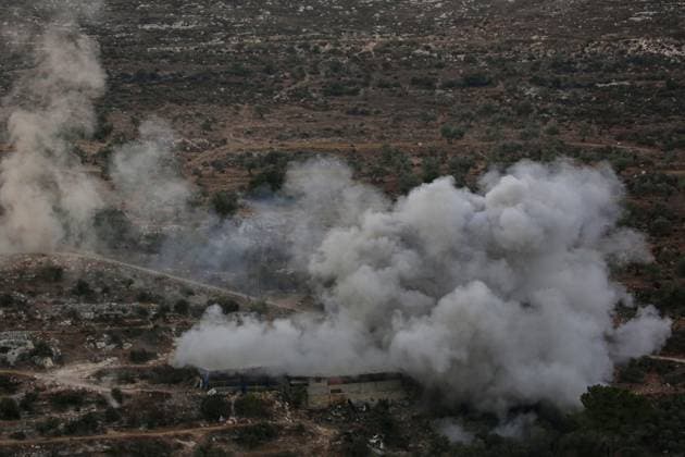 Israeli forces raid Nablus NABLUS, WEST BANK, PALESTINE - SEPTEMBER 24 : Smoke rises following an explosion as Israeli forces blow up the apartment of Palestinian prisoner Dawas Hassoun during a raid in the Beit Imrin town of Nablus, West Bank, Palestine on September 24, 2026. Nedal Eshtayah Anadolu Nablus Palestinian Territory, Occupied. Editorial use only. Please get in touch for any other usage.  Copyright: x2026xAnadoluxNedalxEshtayahx
