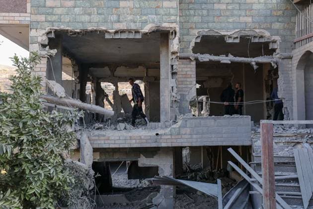 Israeli forces raid Nablus NABLUS, WEST BANK, PALESTINE - SEPTEMBER 24 : Palestinians inspect the damage to a three-story building after Israeli forces blew up the second-floor apartment of Palestinian prisoner Dawas Hassoun during a raid in Beit Imrin town of Nablus, West Bank, Palestine on September 24, 2026. Nedal Eshtayah Anadolu Nablus Palestinian Territory, Occupied. Editorial use only. Please get in touch for any other usage.  Copyright: x2026xAnadoluxNedalxEshtayahx