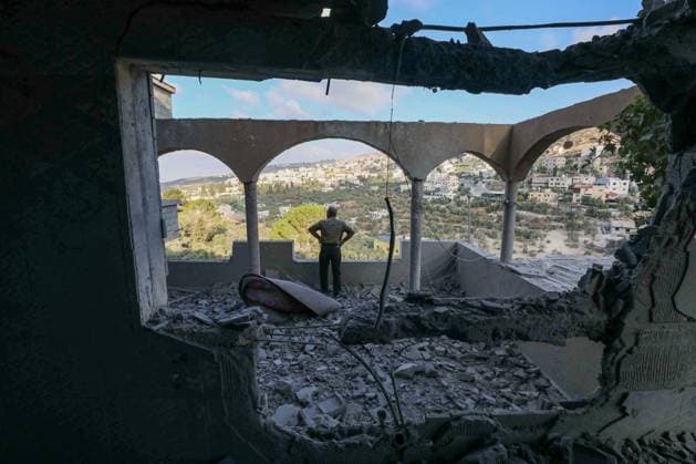 Israeli forces raid Nablus NABLUS, WEST BANK, PALESTINE - SEPTEMBER 24 : Palestinians inspect the damage to a three-story building after Israeli forces blew up the second-floor apartment of Palestinian prisoner Dawas Hassoun during a raid in Beit Imrin town of Nablus, West Bank, Palestine on September 24, 2026. Nedal Eshtayah Anadolu Nablus Palestinian Territory, Occupied. Editorial use only. Please get in touch for any other usage.  Copyright: x2026xAnadoluxNedalxEshtayahx