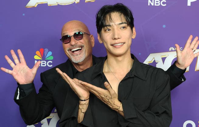 America s Got Talent Season 21 Finale Results Red Carpet - LA Howie Mandel, Yu Hojin. At The America s Got Talent Season 21 Finale Results Red Carpet held at the Hotel Dena Pasadena in Pasadena, CA. 23 September 2025 Photo by Faye Sadou ABACAPRESS.COMu Los Angeles CA United States  Copyright: xFatixSadou ABACAPRESS.COMx