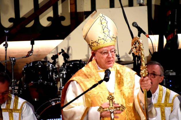 Matthias König, Auxiliary Bishop of Paderborn, with clergy at a Mass ceremony in Munich on September 24, 2026; Theresienwiesn, Oktoberfest, Marstall Festival Tent, carnival grounds, fair with rides; fatal accident, memorial, photo, Munich