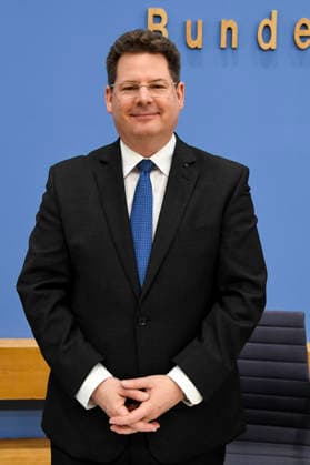 ABB BPK Prof. Dr. Oliver Holtemoeller, Spokesperson, Leibniz Institute for Economic Research, Halle Topic: Presentation of the Fall 2026 Joint Economic Forecast by the economic research institutes at the BPK Berlin Federal Press Conference in Berlin on September 24, 2026, Berlin, Germany