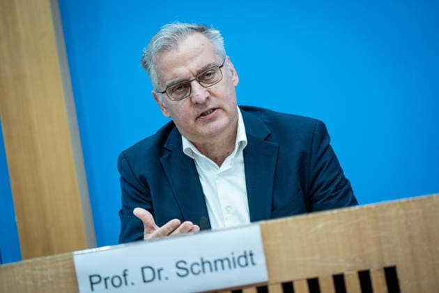 Joint Economic Forecast, Fall 2026, by the Economic Research Institutes; Torsten Schmidt, RWI Leibniz Institute for Economic Research e.V.; Federal Press Conference in Berlin; Joint Economic Forecast, Fall 2026, by the Economic Research Institutes; Berlin, Germany; Federal Press Conference Building