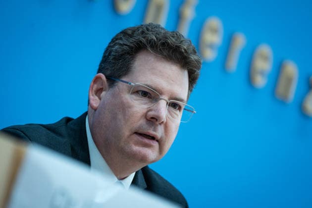 Joint Economic Forecast, Fall 2026, by the Economic Research Institutes Oliver Holtemöller, Leibniz Institute for Economic Research Halle (IWH) Federal Press Conference in Berlin Joint Economic Forecast, Fall 2026, by the Economic Research Institutes, Berlin, Berlin, Germany, Federal Press Conference Building
