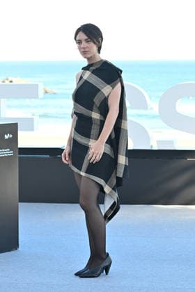 Presentation of the film *Sants* at the San Sebastián Film Festival Actress Victoria Luengo during the presentation of the film *Sants* at the San Sebastián Film Festival, held at the Kursaal Conference Center on September 24, 2026, in San Sebastián, Guipúzcoa, Basque Country, Spain. The feature film, which follows Lali, a woman who returns to Barcelona to care for her terminally ill mother, is being screened in the Official Selection of the San Sebastián Film Festival, competing for the prestigious Golden Shell. SEPTEMBER 24, 2026 Spain  Copyright: xArnaitzxRubiox 7795753