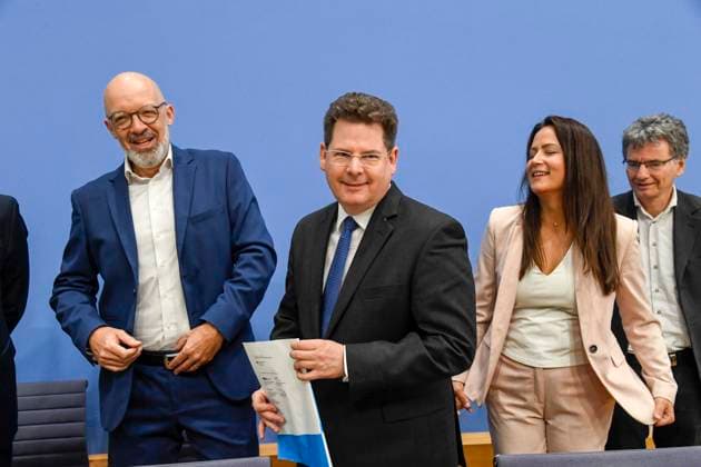 ABB BPK Prof. Dr. Timo Wollmershaeuser, ifo Institute, Leibniz Institute for Economic Research; Prof. Dr. Oliver Holtemoeller, Spokesperson, Leibniz Institute for Economic Research Halle; Dr. Geraldine Dany Knedlik, German Institute for Economic Re