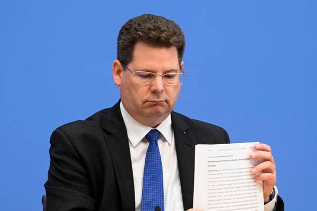 ABB BPK Prof. Dr. Oliver Holtemoeller, Spokesperson, Leibniz Institute for Economic Research Halle Topic: Presentation of the Fall 2026 Joint Economic Forecast by the economic research institutes at the BPK Berlin Federal Press Conference in Berlin on September 24, 2026, Berlin, Germany