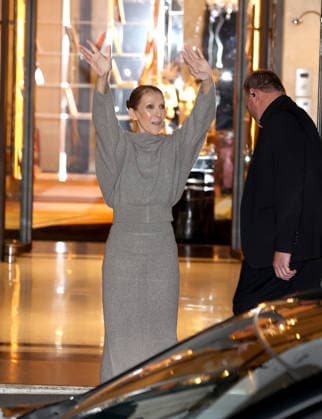 Celine Dion de retour Ã son hÃ tel apres son 4e concert CÃ line Dion de retour Ã son hÃ tel apres son 4e concert Ã Paris, le 23 septembre 2026. CÃ line Dion returns to her hotel after her fourth concert in Paris on September 23, 2026.  Copyright: xDidierxFereyx