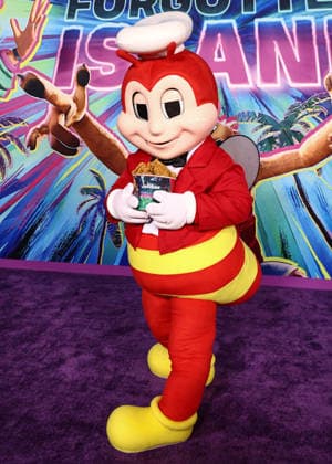 Los Angeles Premiere Of DreamWorks Animation s And Universal Pictures Forgotten Island LOS ANGELES, CALIFORNIA, USA - SEPTEMBER 23: A person in a Jollibee mascot costume poses at the Los Angeles Premiere Of DreamWorks Animation s And Universal Pictures Forgotten Island held at the Lucas Museum of Narrative Art on September 23, 2026 in Los Angeles, California, United States. Los Angeles Lucas Museum of Narrative Art California United States Copyright: xXavierxCollin ImagexPressxAgencyx
