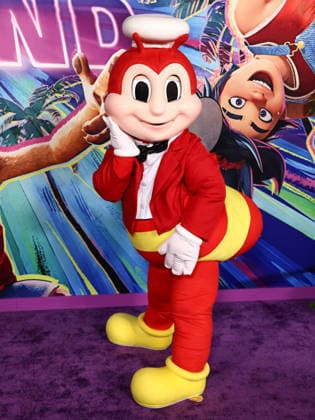 Los Angeles Premiere Of DreamWorks Animation s And Universal Pictures Forgotten Island LOS ANGELES, CALIFORNIA, USA - SEPTEMBER 23: A person in a Jollibee mascot costume poses at the Los Angeles Premiere Of DreamWorks Animation s And Universal Pictures Forgotten Island held at the Lucas Museum of Narrative Art on September 23, 2026 in Los Angeles, California, United States. Los Angeles Lucas Museum of Narrative Art California United States Copyright: xXavierxCollin ImagexPressxAgencyx