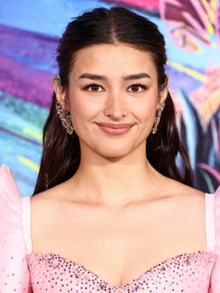 Los Angeles Premiere Of DreamWorks Animation s And Universal Pictures Forgotten Island LOS ANGELES, CALIFORNIA, USA - SEPTEMBER 23: Liza Soberano wearing Mark Bumgarner, styled by Katie Qian arrives at the Los Angeles Premiere Of DreamWorks Animation s And Universal Pictures Forgotten Island held at the Lucas Museum of Narrative Art on September 23, 2026 in Los Angeles, California, United States. Los Angeles Lucas Museum of Narrative Art California United States Copyright: xXavierxCollin ImagexPressxAgencyx