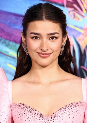 Los Angeles Premiere Of DreamWorks Animation s And Universal Pictures Forgotten Island LOS ANGELES, CALIFORNIA, USA - SEPTEMBER 23: Liza Soberano wearing Mark Bumgarner, styled by Katie Qian arrives at the Los Angeles Premiere Of DreamWorks Animation s And Universal Pictures Forgotten Island held at the Lucas Museum of Narrative Art on September 23, 2026 in Los Angeles, California, United States. Los Angeles Lucas Museum of Narrative Art California United States Copyright: xXavierxCollin ImagexPressxAgencyx