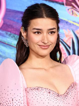 Los Angeles Premiere Of DreamWorks Animation s And Universal Pictures Forgotten Island LOS ANGELES, CALIFORNIA, USA - SEPTEMBER 23: Liza Soberano wearing Mark Bumgarner, styled by Katie Qian arrives at the Los Angeles Premiere Of DreamWorks Animation s And Universal Pictures Forgotten Island held at the Lucas Museum of Narrative Art on September 23, 2026 in Los Angeles, California, United States. Los Angeles Lucas Museum of Narrative Art California United States Copyright: xXavierxCollin ImagexPressxAgencyx