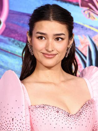 Los Angeles Premiere Of DreamWorks Animation s And Universal Pictures Forgotten Island LOS ANGELES, CALIFORNIA, USA - SEPTEMBER 23: Liza Soberano wearing Mark Bumgarner, styled by Katie Qian arrives at the Los Angeles Premiere Of DreamWorks Animation s And Universal Pictures Forgotten Island held at the Lucas Museum of Narrative Art on September 23, 2026 in Los Angeles, California, United States. Los Angeles Lucas Museum of Narrative Art California United States Copyright: xXavierxCollin ImagexPressxAgencyx
