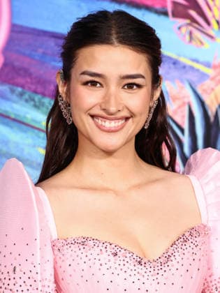 Los Angeles Premiere Of DreamWorks Animation s And Universal Pictures Forgotten Island LOS ANGELES, CALIFORNIA, USA - SEPTEMBER 23: Liza Soberano wearing Mark Bumgarner, styled by Katie Qian arrives at the Los Angeles Premiere Of DreamWorks Animation s And Universal Pictures Forgotten Island held at the Lucas Museum of Narrative Art on September 23, 2026 in Los Angeles, California, United States. Los Angeles Lucas Museum of Narrative Art California United States Copyright: xXavierxCollin ImagexPressxAgencyx