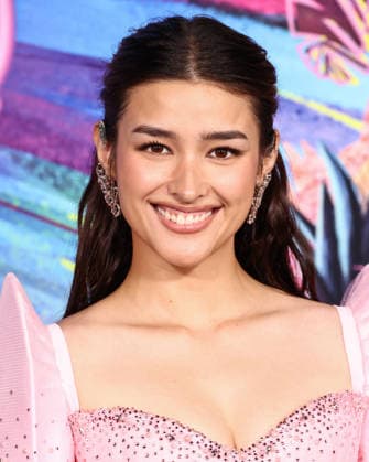 Los Angeles Premiere Of DreamWorks Animation s And Universal Pictures Forgotten Island LOS ANGELES, CALIFORNIA, USA - SEPTEMBER 23: Liza Soberano wearing Mark Bumgarner, styled by Katie Qian arrives at the Los Angeles Premiere Of DreamWorks Animation s And Universal Pictures Forgotten Island held at the Lucas Museum of Narrative Art on September 23, 2026 in Los Angeles, California, United States. Los Angeles Lucas Museum of Narrative Art California United States Copyright: xXavierxCollin ImagexPressxAgencyx