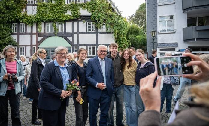 Federal President Frank Walter Steinmeier is relocating his official residence to Hattingen for three days ** FOR EDITORIAL USE ONLY ** EDITORIAL USE ONLY ** p Federal President Frank Walter Steinmeier is relocating his official residence to North Rhine-Westphalia for t Copyright: KaixKitschenberg doc87qne3710r71c7306qq2 ,EDITORIAL USE ONLY Copyright: KaixKitschenberg