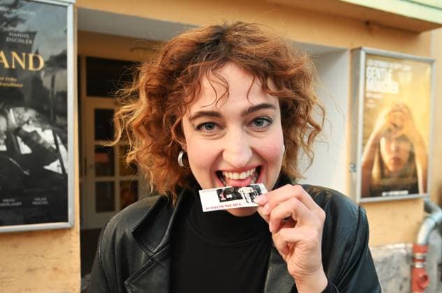 Film Premiere of BONNIE in Regensburg, Ostentor Kino. Bonnie is a Munich-based action comedy, a feature film from 2026 directed by Mark Lohr. The independent feature film was produced by the Bavarian production company Slamming Sheep Film. The film has been in theaters since September 3, 2026. Photo: Lead actress Corinna Blädel