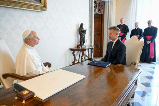 September 24, 2026, Vatican City: Pope Leo XIV receives Peter Magyar, Ungheria s Prime Minister at the Vatican, 24 September 2026. ANSA US VATICAN MEDIA +++ NPK +++ NO SALES, EDITORIAL USE ONLY Vatican City  - ZUMAa110 20260924_zaf_a110_010 Copyright: xVaticanxMedia MarioxTomassettix