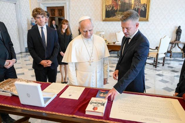 September 24, 2026, Vatican City: Pope Leo XIV receives Peter Magyar, Ungheria s Prime Minister at the Vatican, 24 September 2026. ANSA US VATICAN MEDIA +++ NPK +++ NO SALES, EDITORIAL USE ONLY Vatican City  - ZUMAa110 20260924_zaf_a110_011 Copyright: xVaticanxMedia MarioxTomassettix