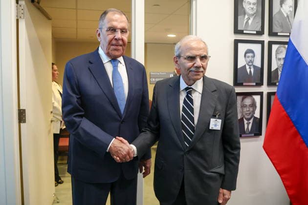 USA, NEW YORK CITY - SEPTEMBER 23, 2026: Sergei Lavrov (L), Russia s Foreign Minister, and Nawaf Salam, Lebanon s Prime Minister, shake hands during a meeting on the sidelines of the 2026 High-level Week as part of the 81st session of the UN General Assembly. Russian Foreign Ministry TASS  98235938