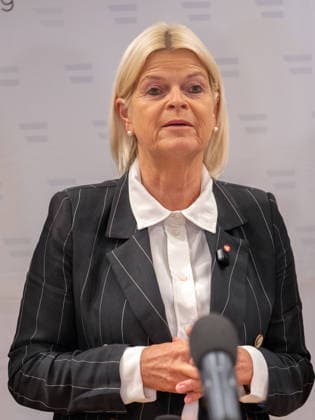 September 24, 2026: Presentation of the Drone Defense Strategy 016. Federal Minister of Defense Klaudia Tanner (ÖVP) on September 24, 2026, at the presentation of the interim report on the drone defense strategy by the Ministry of Defense and the Ministry of the Interior at the Federal Chancellery in Vienna, Vienna, Austria