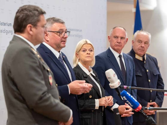 September 24, 2026: Presentation of the Drone Defense Strategy 037; State Secretary at the Federal Ministry of the Interior Joerg Leichtfried (SPÖ); Federal Minister of Defense Klaudia Tanner (ÖVP); Federal Minister of the Interior Gerhard Karne