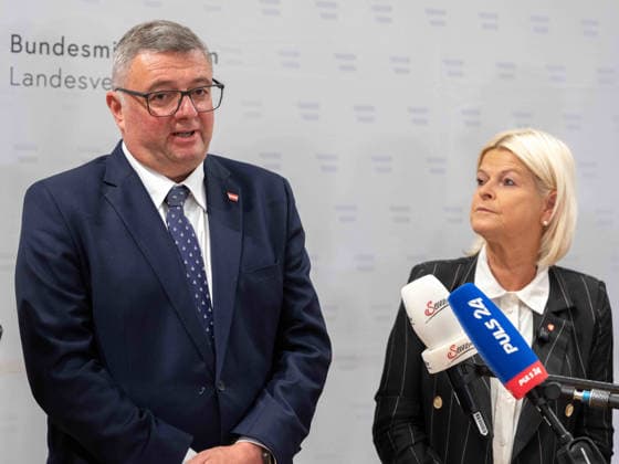 September 24, 2026: Presentation of the Drone Defense Strategy 052. State Secretary at the Federal Ministry of the Interior Joerg Leichtfried (SPÖ) and Federal Minister of National Defense Klaudia Tanner (ÖVP) on September 24, 2026, at the presentation of the interim report on the droneby the Ministry of Defense and the Ministry of the Interior at the Federal C