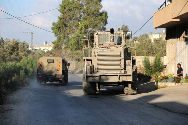 Palestinian-Israeli conflict in Nablus - 24 Sep 2026 Israeli military vehicles withdraw after completing the demolition of the family home of Palestinian prisoner Dawas Hassoun. Israeli army forces demolished the family home of Palestinian prisoner Dawas Hassoun, who is accused of killing an Israeli settler, in the village of Beit Marin, northwest of Nablus in the West Bank. Nablus Palestine Copyright: xNasserxIshtayehx xSOPAxImagesx Nishtayeh578