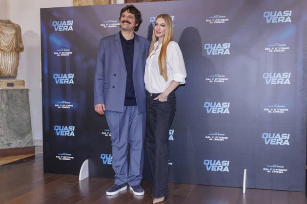 News - Photocall - QUASI VERA Frank Matano and Taylor Mega attend the photocall of the movie QUASI VERA on September 24, 2026 at hotel Sina Bernini Bristol, Rome, Italy Rome Hotel Sina Bernini Bristol Italy Copyright: xEmanuelaxVertollix xLiveMediax LPN_2692190