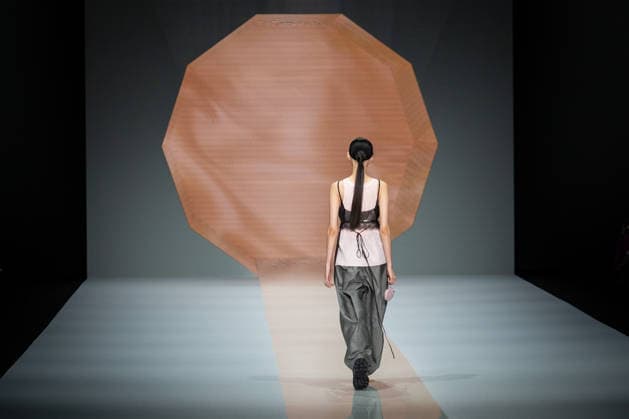 Anteprima fashion show during the Milan Fashion Week - Womenswear Spring Summer 2027 in Milan, Italy, on 24 September 2026. A model walks the runway at Anteprima fashion show during the Milan Fashion Week - Womenswear Spring Summer 2027 in Milan, Italy, on 24 September 2026., Credit:Stefano Costantino TTL Stefano Costantino Avalon Italy, Milan  Copyright: xStefanoxCostantinoxTTLx xStefanoxCostantinox xAvalonx 1137815376