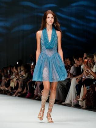 IPA88905261 - Milan, Milan Women™s Fashion Week Spring Summer 2027 - Women™s Fashion, Spring Summer 2027 - Genny fashion show - pictured on the runway: Model.  Copyright: xEmanuelexDexCarlix xEmanuelexDexCarlix IPA88905261