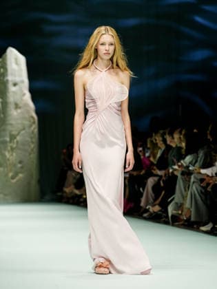 IPA88906634 - Milan, Milan Women™s Fashion Week Spring Summer 2027 - Women™s Fashion, Spring Summer 2027 - Genny fashion show - pictured on the runway: Model.  Copyright: xEmanuelexDexCarlix xEmanuelexDexCarlix IPA88906634
