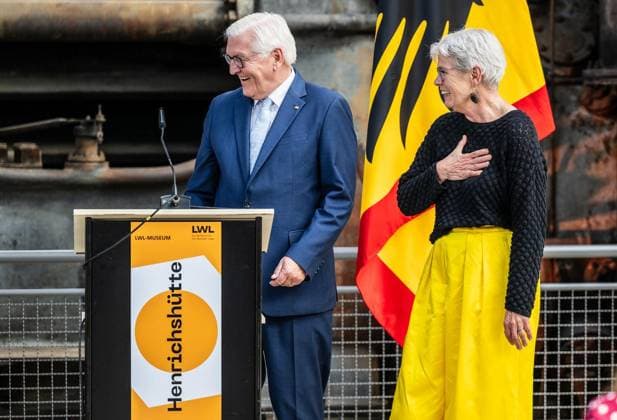 The Federal President Presents Orders of Merit at the Ortszeit in Hattingen ** FOR EDITORIAL USE ONLY ** EDITORIAL USE ONLY ** p Cabaret artist Gerburg Jahnke from Copyright: MartinxMöller doc87qpf8tgoa1bzu251pes ,EDITORIAL USE ONLY Copyright: MartinxMöller
