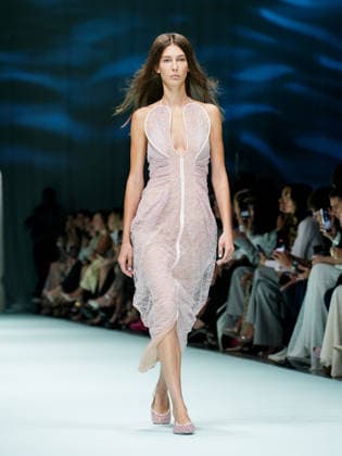 IPA88906623 - Milan, Milan Women™s Fashion Week Spring Summer 2027 - Women™s Fashion, Spring Summer 2027 - Genny fashion show - pictured on the runway: Model.  Copyright: xEmanuelexDexCarlix xEmanuelexDexCarlix IPA88906623